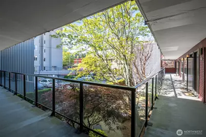 752 Bellevue Avenue E #208, Seattle, WA 98102 - Photo 17