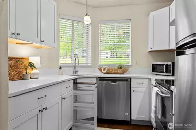 5300 Harbour Pointe Boulevard #305J, Mukilteo, WA 98275 - Photo 13
