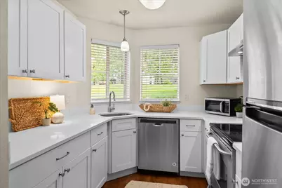 5300 Harbour Pointe Boulevard #305J, Mukilteo, WA 98275 - Photo 11