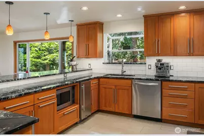 5021 E Mercer Way, Mercer Island, WA 98040 - Photo 11