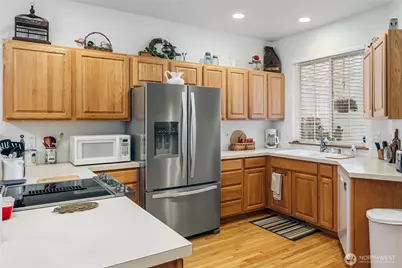 2213 James Circle #B, Lynden, WA 98264 - Photo 5