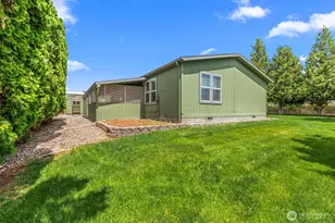 136 29th St NW, East Wenatchee, WA 98802 - Photo 31
