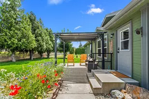 136 29th St NW, East Wenatchee, WA 98802 - Photo 3