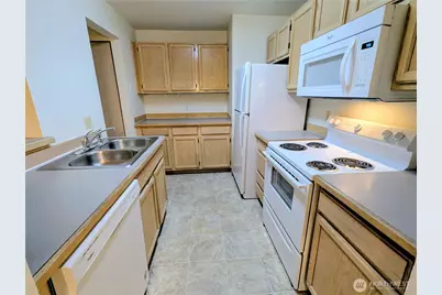 9825 18th Avenue W #E4, Everett, WA 98204 - Photo 5