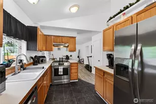 700 Kelsey Ln E, Eatonville, WA 98328 - Photo 11