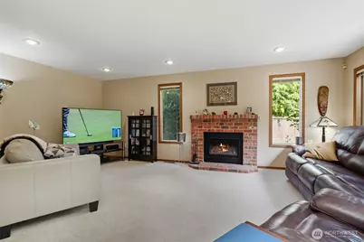 7634 116th Court SE, Newcastle, WA 98056 - Photo 9