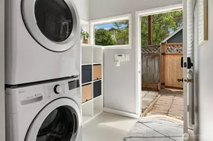 2418 Queen Anne Ave N, Seattle, WA 98109 - Photo 25