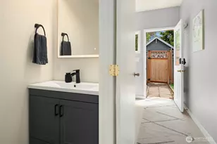 2418 Queen Anne Ave N, Seattle, WA 98109 - Photo 23