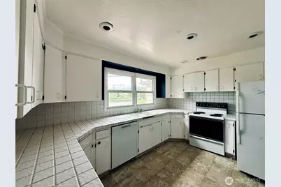 2827 Ocean Beach Highway, Longview, WA 98632 - Photo 7