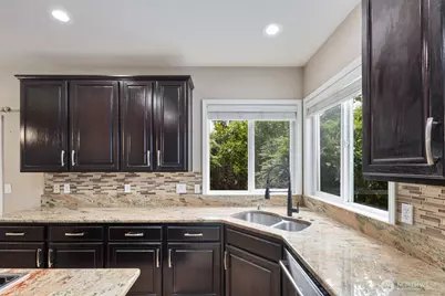 5529 Elizabeth Loop SE, Auburn, WA 98092 - Photo 9