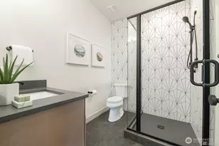 421 N 63rd St, Seattle, WA 98103 - Photo 15