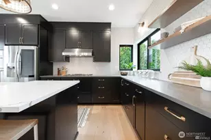 421 N 63rd St, Seattle, WA 98103 - Photo 7