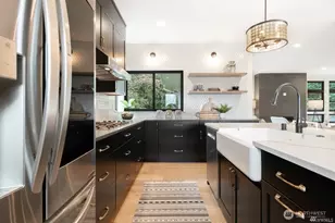 421 N 63rd St, Seattle, WA 98103 - Photo 9