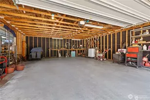 21510 S Prairie Rd E, Bonney Lake, WA 98391 - Photo 7