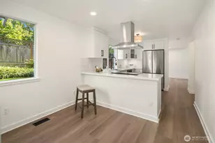 8002 118th Ct NE, Kirkland, WA 98033 - Photo 11