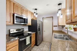 792 NW Firglade Dr, Bremerton, WA 98311 - Photo 15