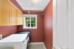 24819 SE 14th St, Sammamish, WA 98075 - Photo 17