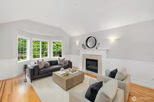 24819 SE 14th St, Sammamish, WA 98075 - Photo 3