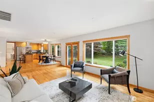 24819 SE 14th St, Sammamish, WA 98075 - Photo 13