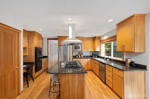 24819 SE 14th St, Sammamish, WA 98075 - Photo 9