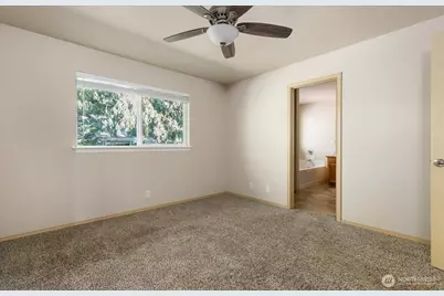 210 NE Melrose Drive, Oak Harbor, WA 98277 - Photo 15