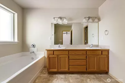 210 NE Melrose Drive, Oak Harbor, WA 98277 - Photo 17
