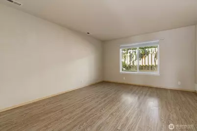 210 NE Melrose Drive, Oak Harbor, WA 98277 - Photo 5