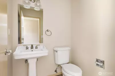 210 NE Melrose Drive, Oak Harbor, WA 98277 - Photo 13