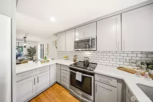 3535 NE 89th St, Seattle, WA 98115 - Photo 9