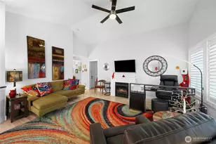 167 NW 12th Ct, Oak Harbor, WA 98277 - Photo 3