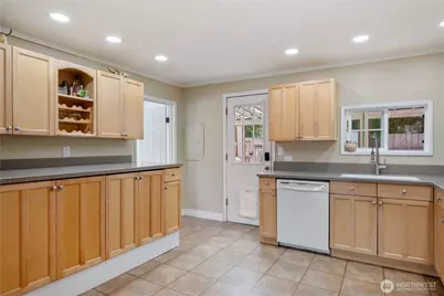 508 4th Avenue SW, Castle Rock, WA 98611 - Photo 9