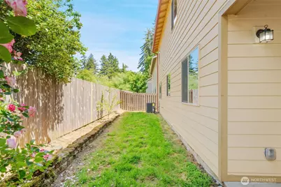 220 NE Tronson Circle, Bremerton, WA 98311 - Photo 37