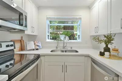 11435 105th Court NE, Kirkland, WA 98033 - Photo 9