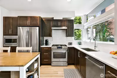 2605 22nd Ave W #B, Seattle, WA 98199 - Photo 3