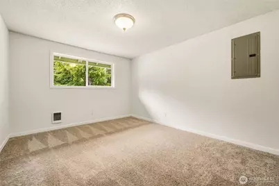 3325 44th Street Ct E, Tacoma, WA 98443 - Photo 9