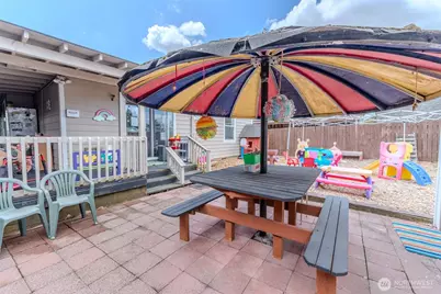 517 E Hazel Avenue, Burlington, WA 98233 - Photo 27