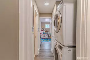 517 E Hazel Ave, Burlington, WA 98233 - Photo 15