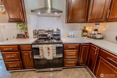 517 E Hazel Avenue, Burlington, WA 98233 - Photo 11