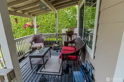 517 E Hazel Avenue, Burlington, WA 98233 - Photo 5
