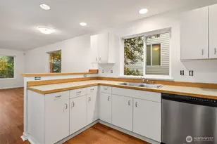 3222 21st Ave W, Seattle, WA 98199 - Photo 23