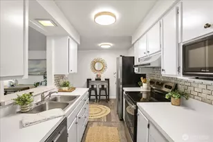 17110 NE 45th St, Redmond, WA 98052 - Photo 15
