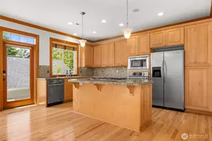 2575 NE Park Dr, Issaquah, WA 98029 - Photo 9