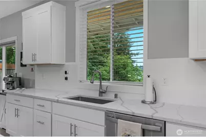 701 Myers Street SE, Rainier, WA 98576 - Photo 13