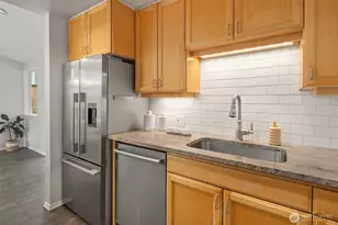 347 NW 52nd St, Seattle, WA 98107 - Photo 9