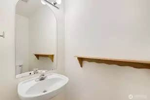 12715 35th Ave NE, Seattle, WA 98125 - Photo 13