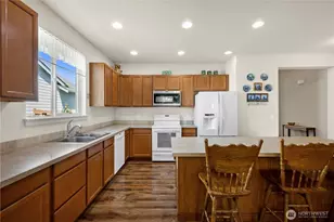1757 Hillcrest Loop, Mount Vernon, WA 98274 - Photo 11