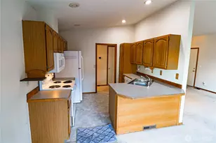 1088 Colchester Dr, Port Orchard, WA 98366 - Photo 9