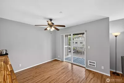 1670 SW Mulberry Drive #B302, Oak Harbor, WA 98277 - Photo 5