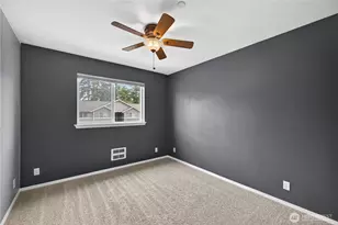 1670 SW Mulberry Dr, Oak Harbor, WA 98277 - Photo 19
