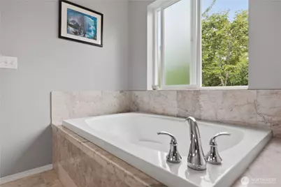 2484 Soundview Drive NE, Bainbridge Island, WA 98110 - Photo 23